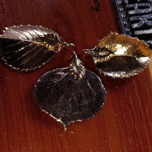 Gold Leaf-Shaped Brooch Set